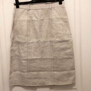 Les Copains NWOT Linen skirt With Side Pockets and Exposed Back Zipper. Size 6